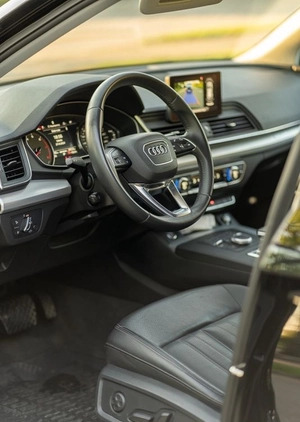 Audi Q5 cena 145000 przebieg: 61000, rok produkcji 2019 z Żuromin małe 211